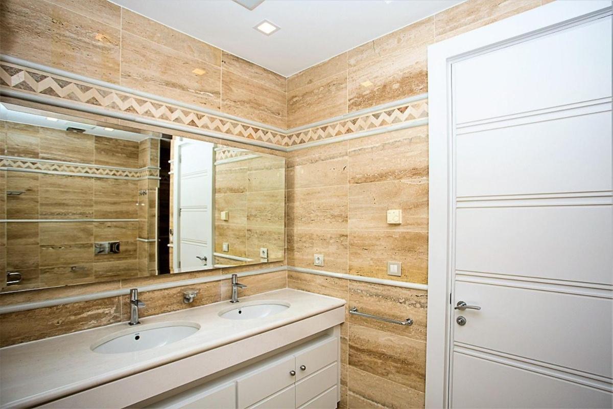 Unique Duplex Penthouse On Golden Mile Appartamento *