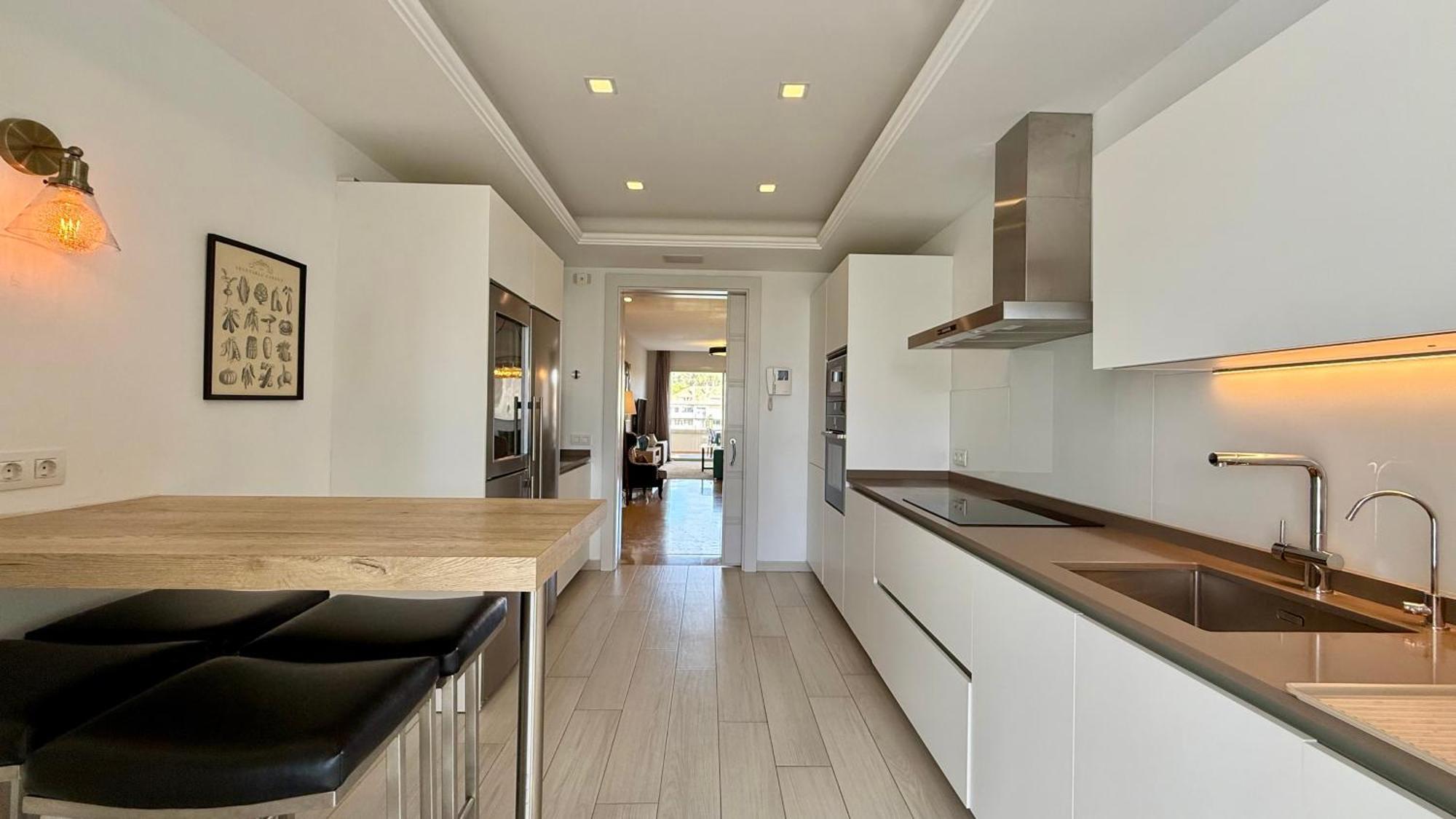 Unique Duplex Penthouse On Golden Mile Appartamento *